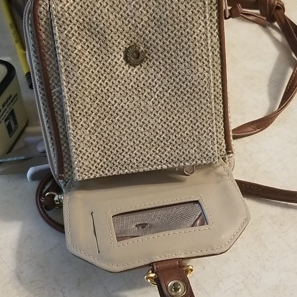 Kathie Lee Crossbody Wallet - Picture 6 of 6
